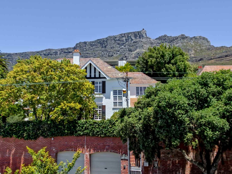 2 Bedroom Property for Sale in Gardens Western Cape
